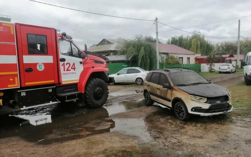 В Приволжском районе утром 2 октября загорелись дом, гараж и автомобиль — Самарское информбюро
